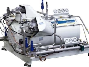 Герметичный газовый компрессор высокого давления Haug WTOGX 120 LM-L безмасляного типа на горизонтальной монтажной раме с трубной обвязкой.